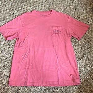 Vineyard Vines T-shirt!! Vintage look, and perfect for summer!